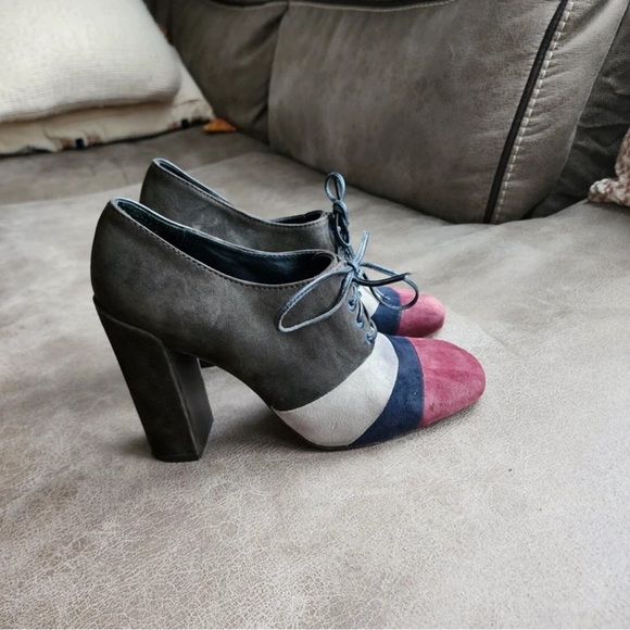 Tory Burch Colorblock Heels in Gray, Pink, and Blue - Picture 1 of 7